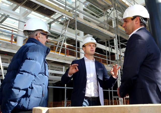 Tržni centar meðu pešacima u BG, posao za 400/FOTO