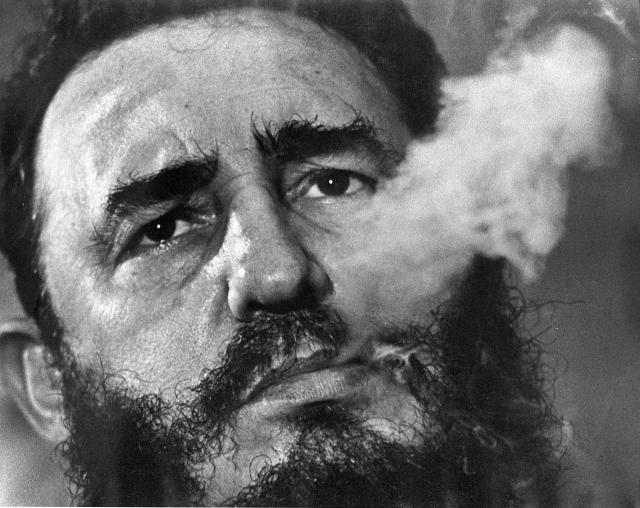 Umro Fidel Kastro