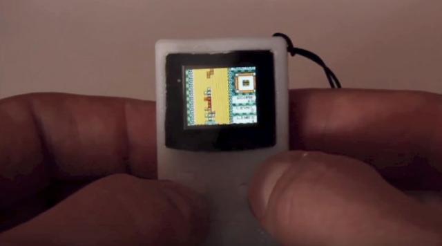 Svi žele da igraju "najmanji Game Boy na svetu"