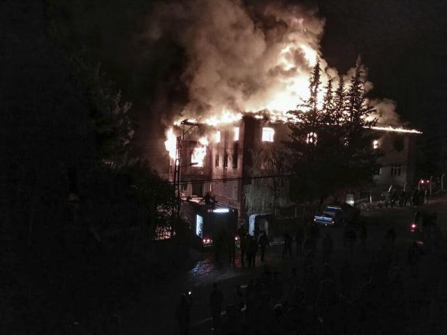11 devojčica stradalo u velikom požaru u Turskoj VIDEO