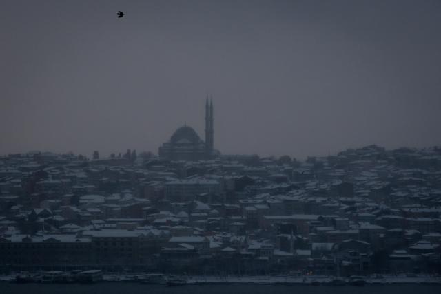 Ruski brod se nasukao u Istanbulu, Turci evakuišu posadu