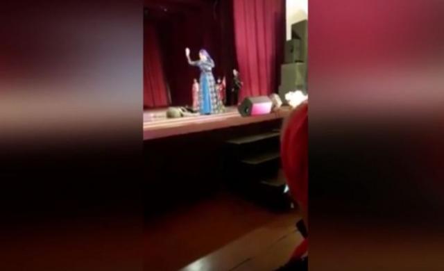 Ruski plesaè preminuo na sceni - publika nastavila da tapše