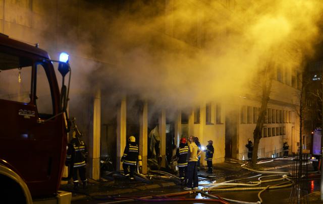 BG: Goreo magacin hotela "Metropol", dim u centru VIDEO