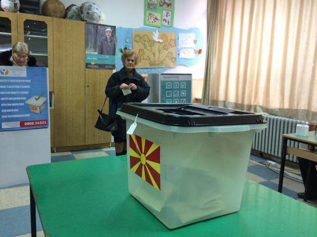 Tight race in Macedonia's early parliamentary elections