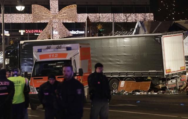 Haos u Berlinu: Kamion ubio 12 ljudi, 48 povređeno