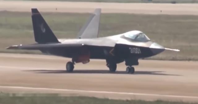 Kinezi testirali novog "nevidljivog": Spreman FC-31 VIDEO