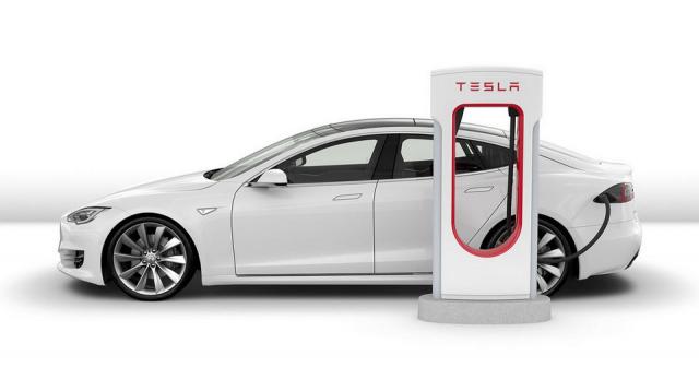 Tesla æe naplaæivati ako "smarate" punjaè