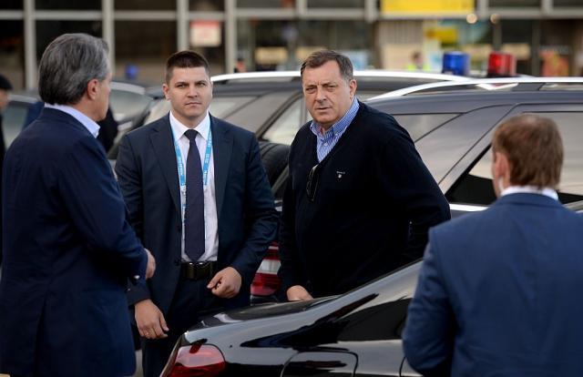 Dodik: Incko sve radi da bi opravdao platu od 25.000 evra
