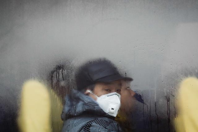 Peking: Zbog smoga odloženi letovi, zatvoreni auto-putevi