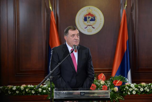 Dodik: Slavimo herojstvo i žrtvu znanih i neznanih heroja