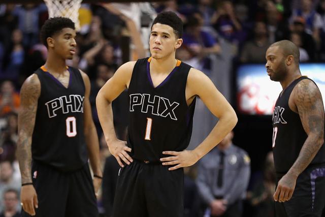 Buker srušio Sparse, Vejd dominirao u 4/4