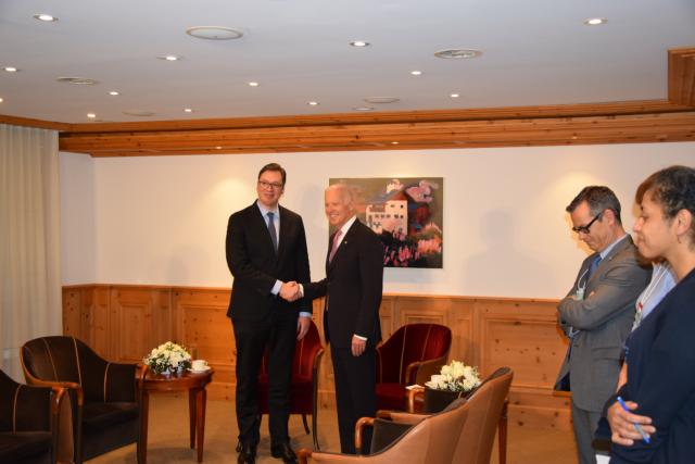 Vučić se u Davosu sastao sa Bajdenom