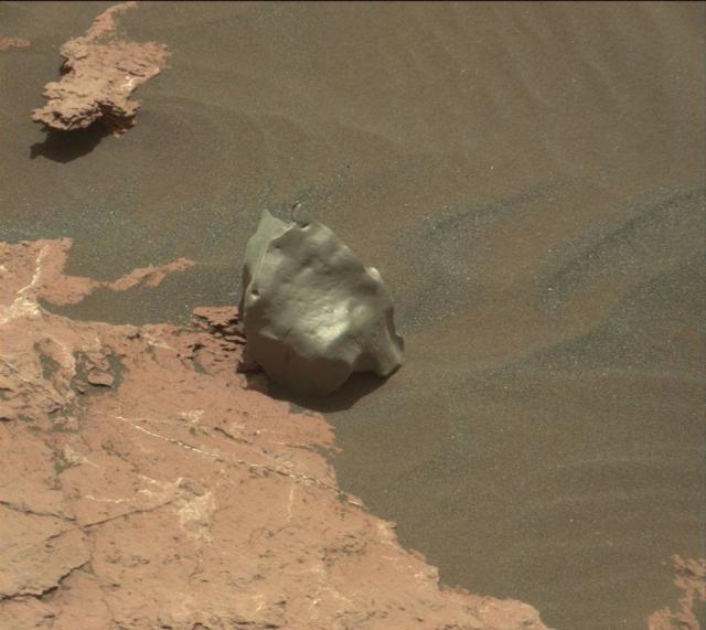 Kakav je to èudan kamen na Marsu?