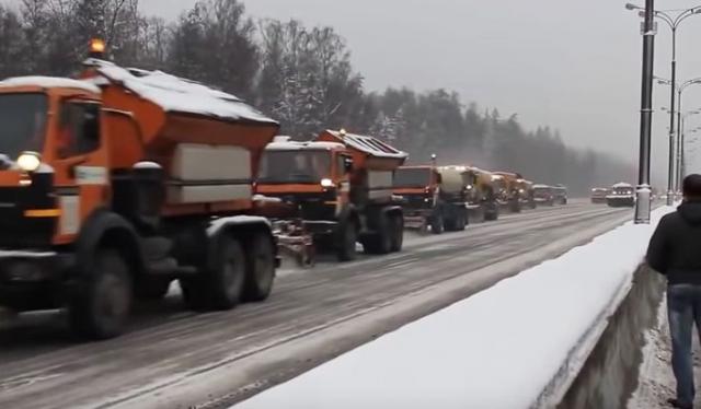 Pogledajte kako Rusi čiste sneg s ulica (VIDEO)