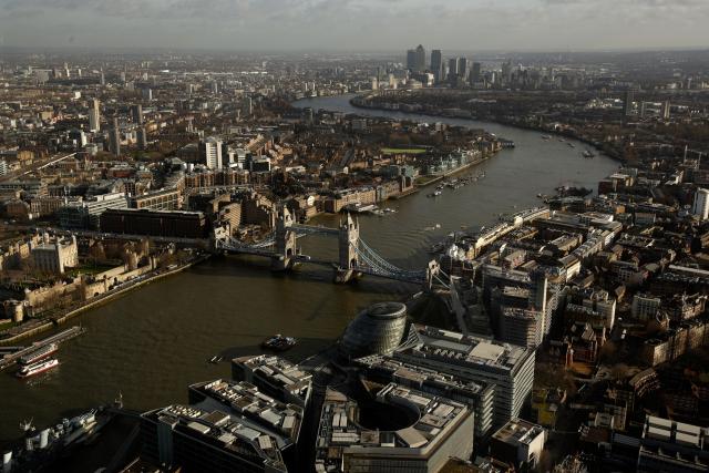 Uzbuna u Londonu: Blokiran most u centru,prisutna policija