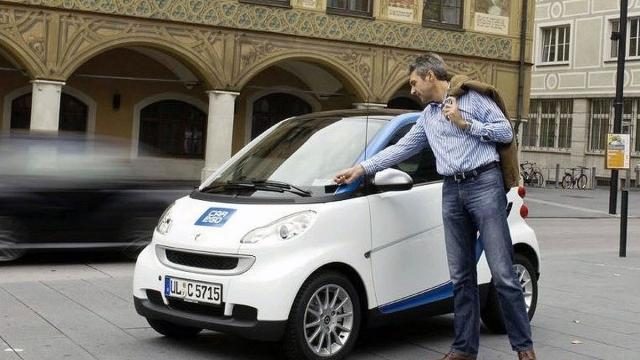 Šta će vam sopstveni auto, kad možete da ga iznajmite?