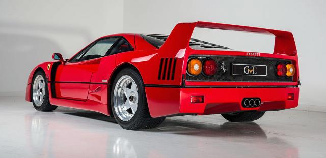 Na prodaju Ferrari F40 legendarnog gitariste
