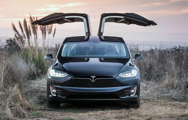 Kinezi "postrojili" rekordan broj Tesli na jednom mestu