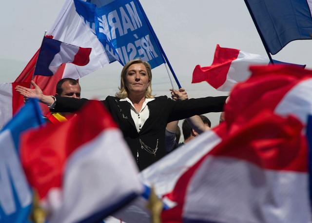 FF: Debata predsednièkih kandidata, napadi na Le Penovu