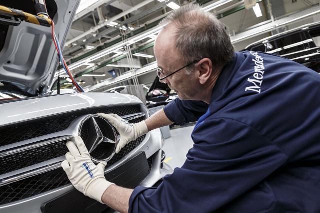 Mercedes "èasti" svoje radnike sa po 5.400 €