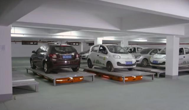 Neka robot parkira auto, da vi ne gubite vreme