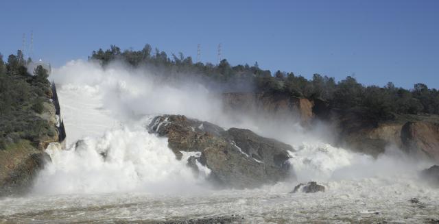Najveća brana u SAD popušta, hitna evakuacija FOTO