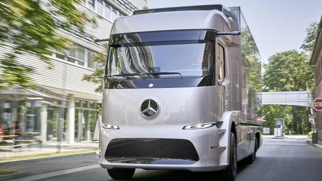 Mercedesov elektrièni kamion na putevima do kraja 2017.