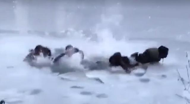 Hteli selfi na zaleðenom jezeru, propali kroz led / VIDEO