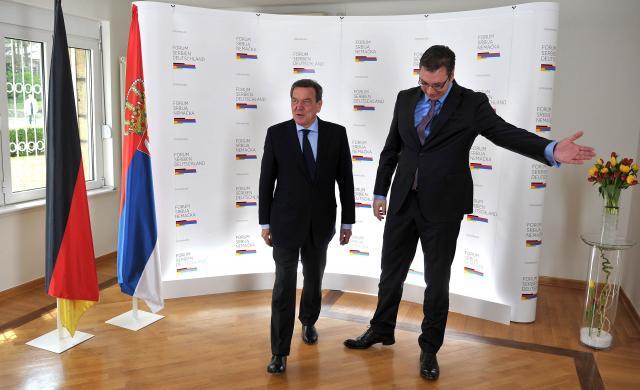 Šreder sleteo u Beograd, sastao se sa Vučićem