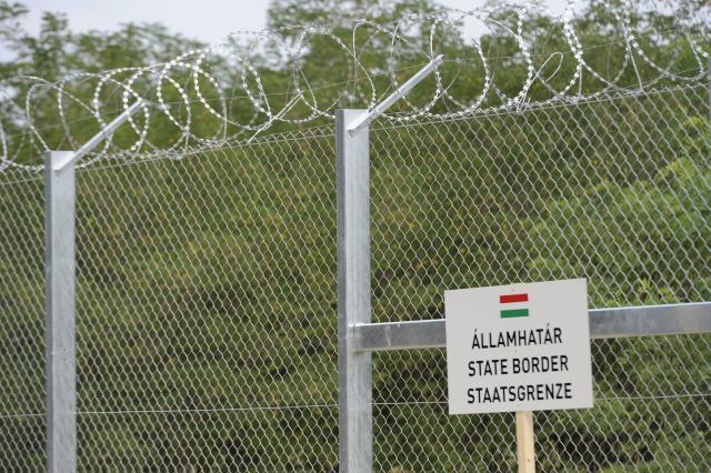 Hungary building yet another fence on border with Serbia