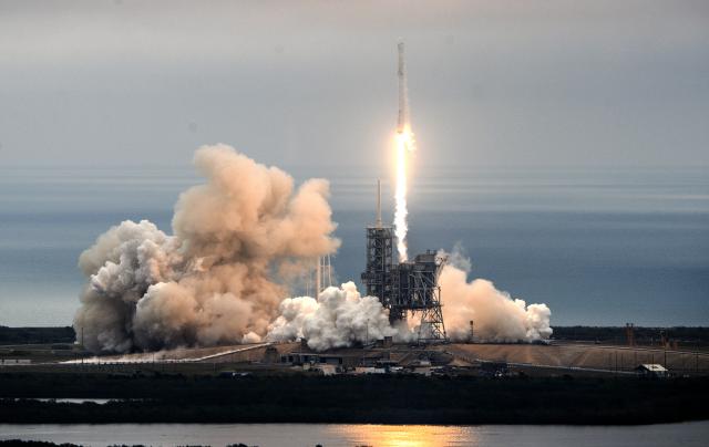 SpaceX vodi svemirske turiste na put oko Meseca