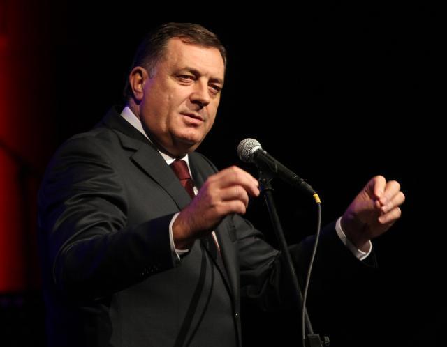 Dodik's cabinet denies "working to topple Serbian PM"