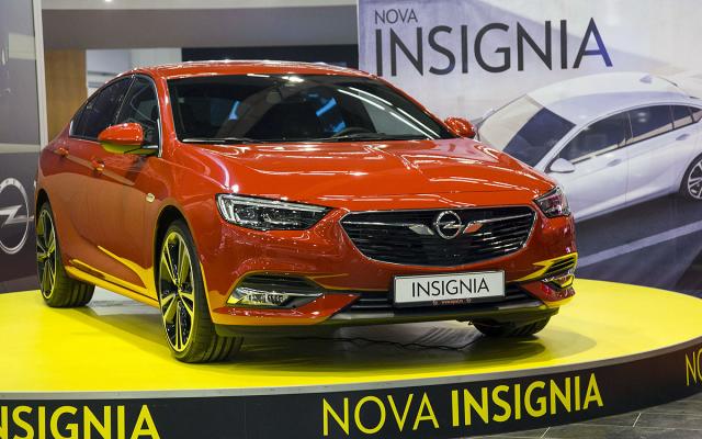 Nova Opel Insignia zablistala na auto-salonu u BG /FOTO