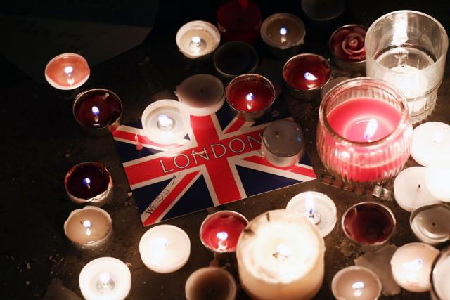"Ne plašimo se": Londonci odali poèast žrtvama