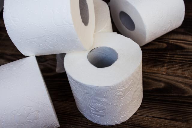 Kako držite toalet-papir? To navodno nešto govori o vama