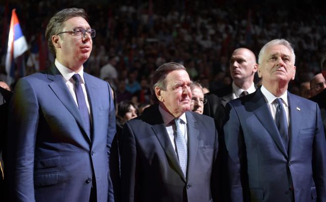 Vucic criticized for inviting Schroeder to campaign rally