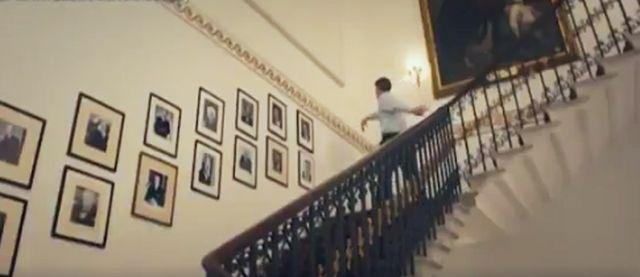"Zapravo ljubav": Grant ponovo zaplesao na stepenicama