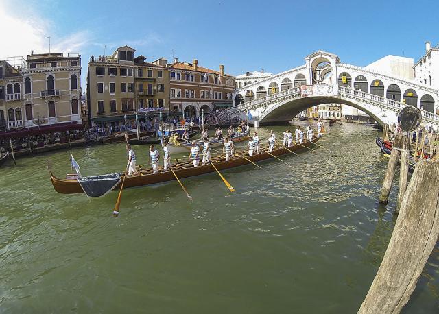 "Kosovo jihadis planned to blow up Venice's oldest bridge"