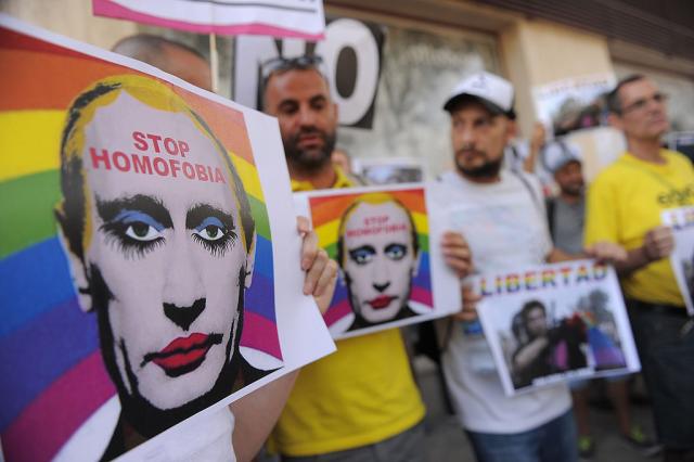 Rusija zabranila predstavljanje Putina kao gej klovna