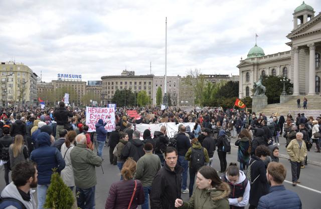 Protesti povodom stupanja Vuèiæa na mesto predsednika