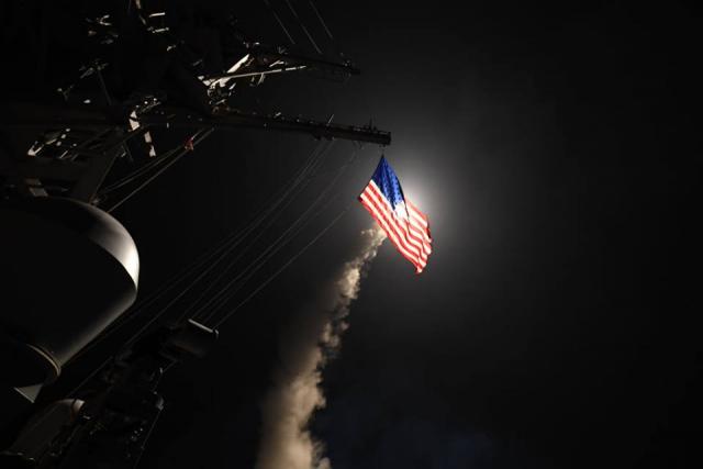 Trampova osveta Asadu:SAD ispalile rakete na sirijsku bazu