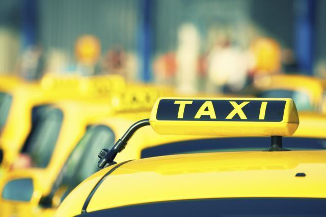 Uhapšeni taksisti zbog pljačke turista