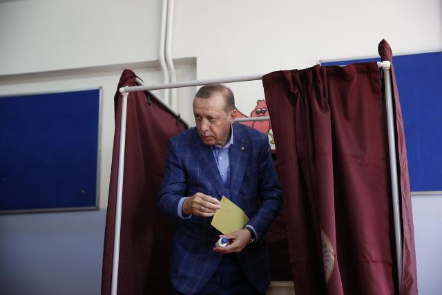 Erdogan: Najvažnija reforma u istoriji, svi da je poštuju