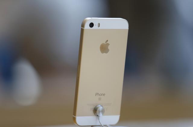 Apple na deseti roðendan predstavlja tri iPhonea?