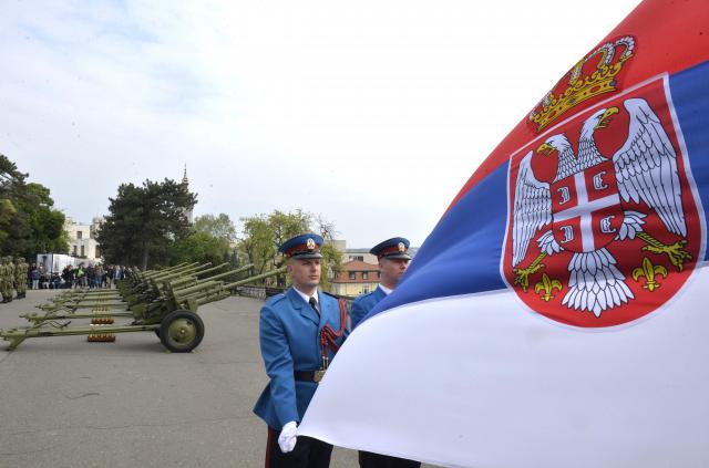 Politika: Vojska Srbije dobija belgijske puške