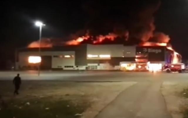 Veliki požar u tržnom centru u Mostaru, sve izgorelo VIDEO