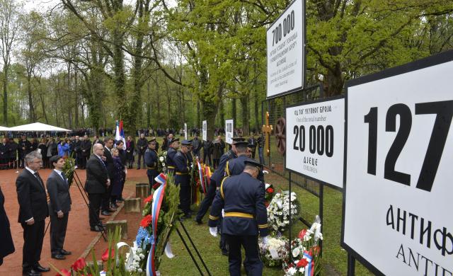 Seæanje na žrtve Jasenovca, Dodik i Vulin položili vence