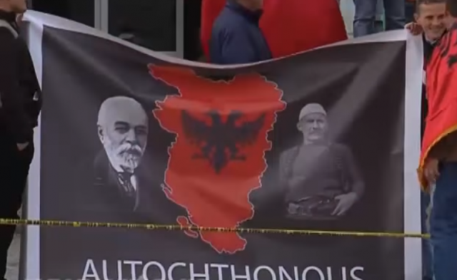 Dron sa posterom "velike Albanije" na utakmici u Skoplju