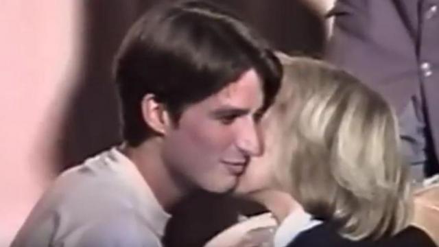 Prvi poljubac Makrona i njegove profesorke: On 15, a ona 40 godina