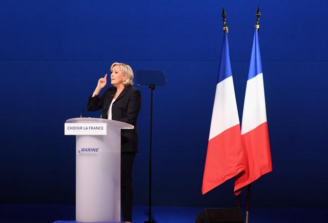 I Marin le Pen odustaje: NF više neće Fregzit